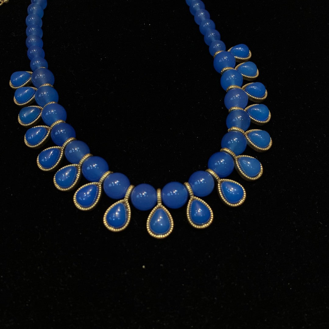 Vintage style 18k-gold plated brass adjustable necklace with blue natural stone beads and small water drop pendants