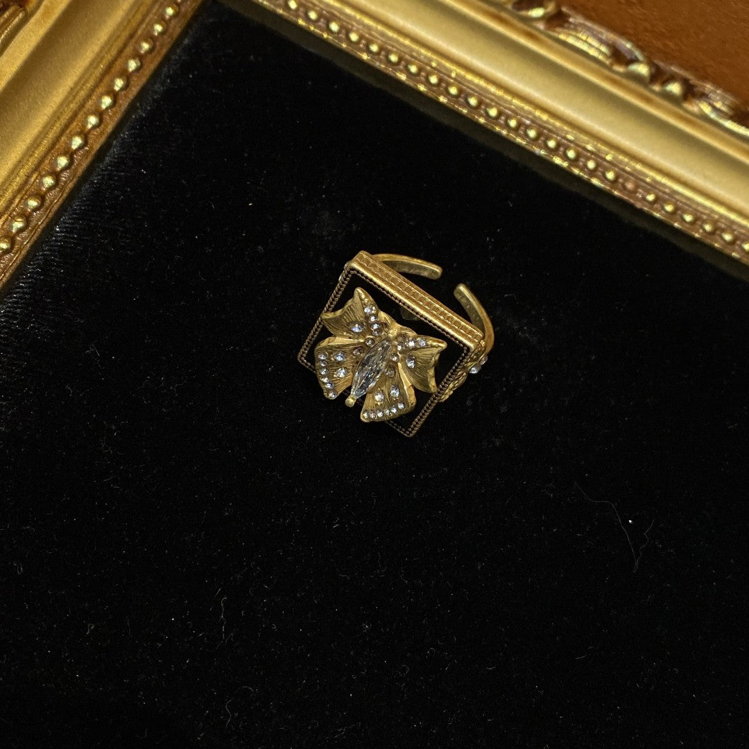 Vintage style 18k-gold plated brass ring butterfly square shape with rhinestone with black enamel