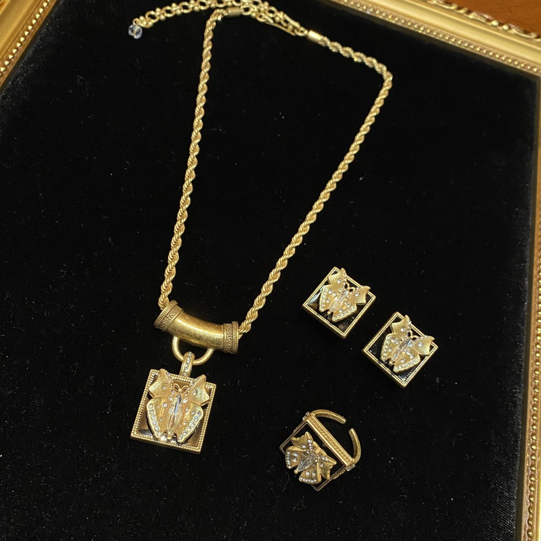 Vintage style 18k-gold plated brass adjustabel necklace butterfly square shape with rhinestone with black enamel