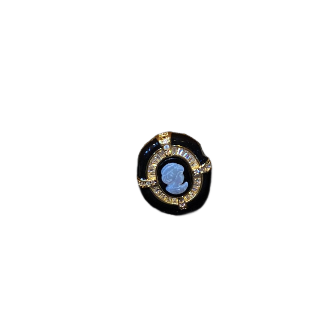 Vitatge style 18k-gold plated brass ring with cameo and rhinestone black enamel