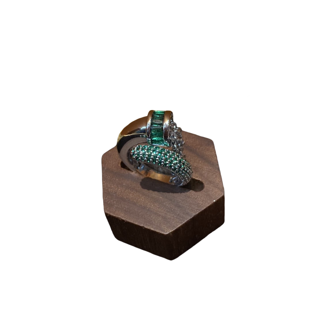 Vitatge style 18k-gold plated brass ring with green rhinestones and a tessel