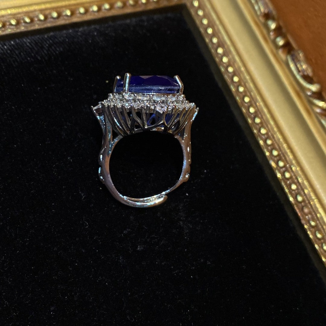 Vitatge style 925silver plated brass ring with oval blue rhinestone and diamonds