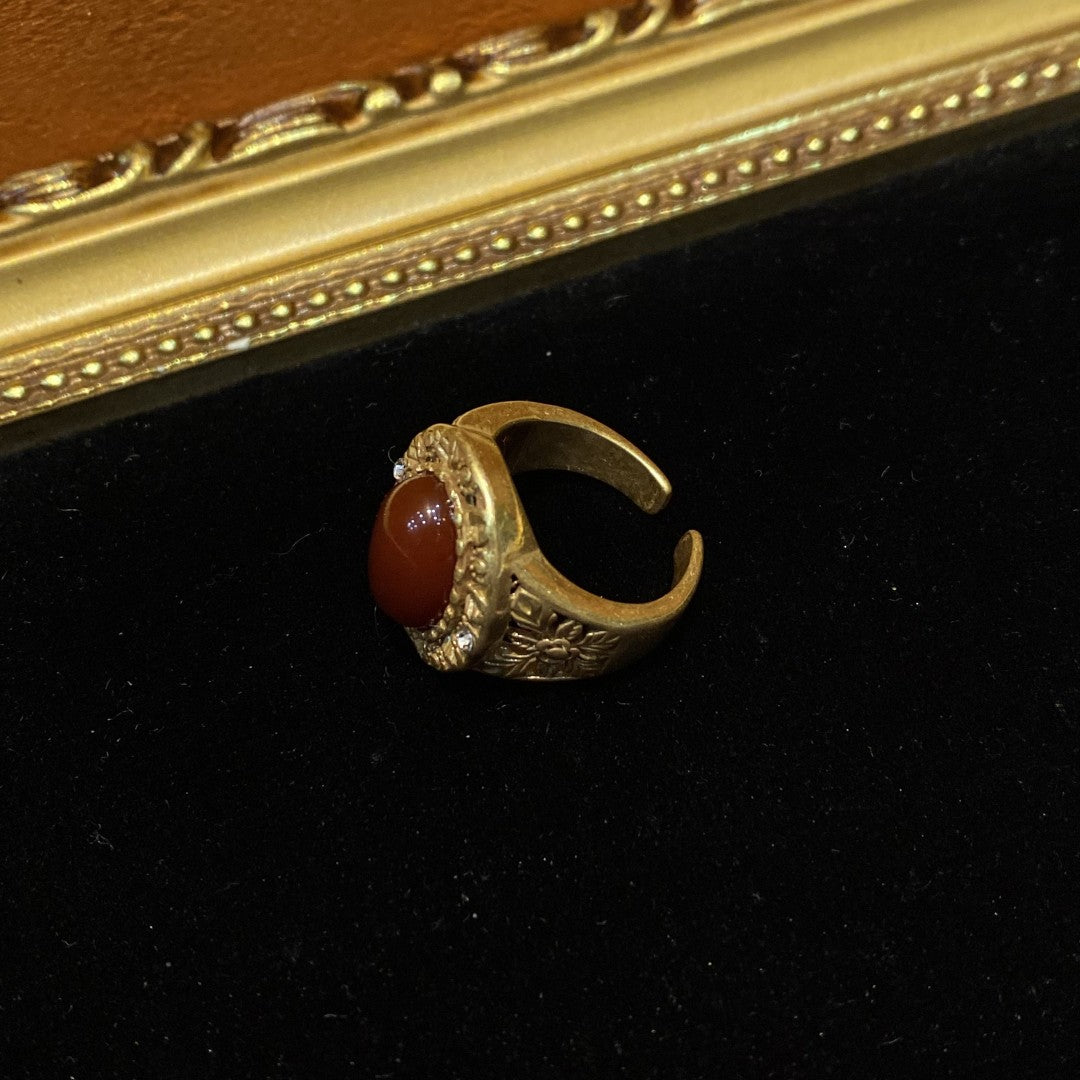 Vitatge style 18k-gold plated brass ring with rhinestones and red Agate