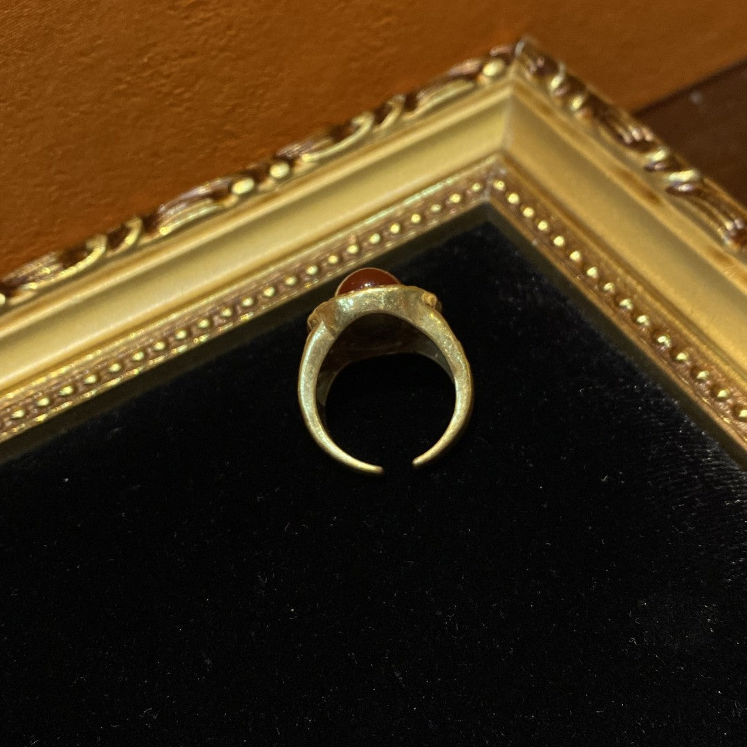 Vitatge style 18k-gold plated brass ring with rhinestones and red Agate