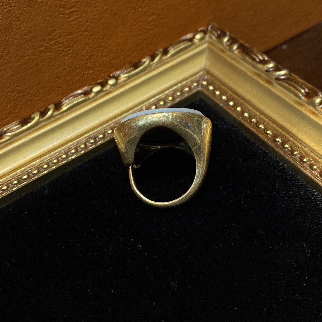 Vitatge style 18k-gold plated brass ring a circle shape with cameo design