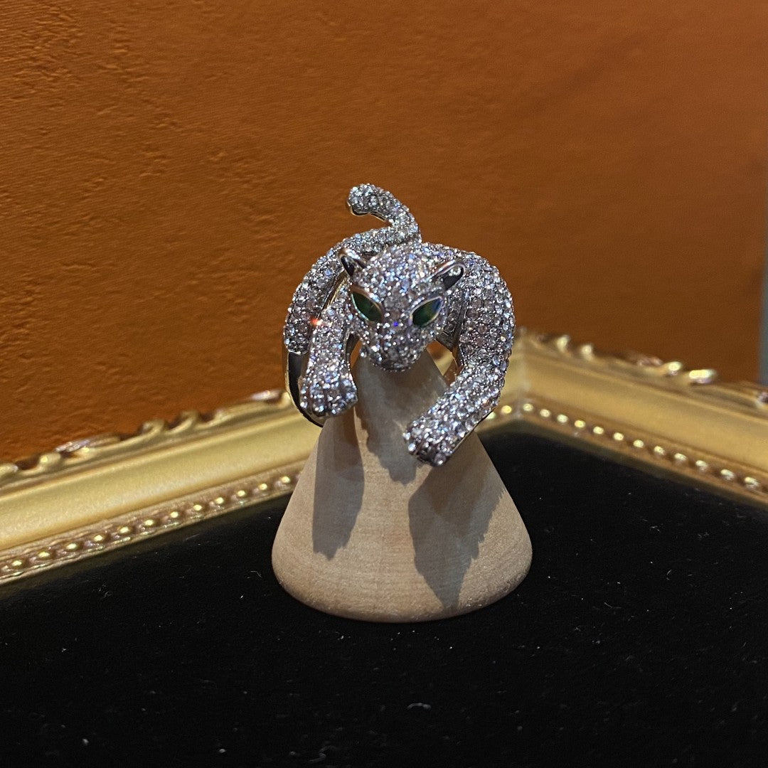 Vitatge style 925silver plated brass ring a leopard shape with rhinestones