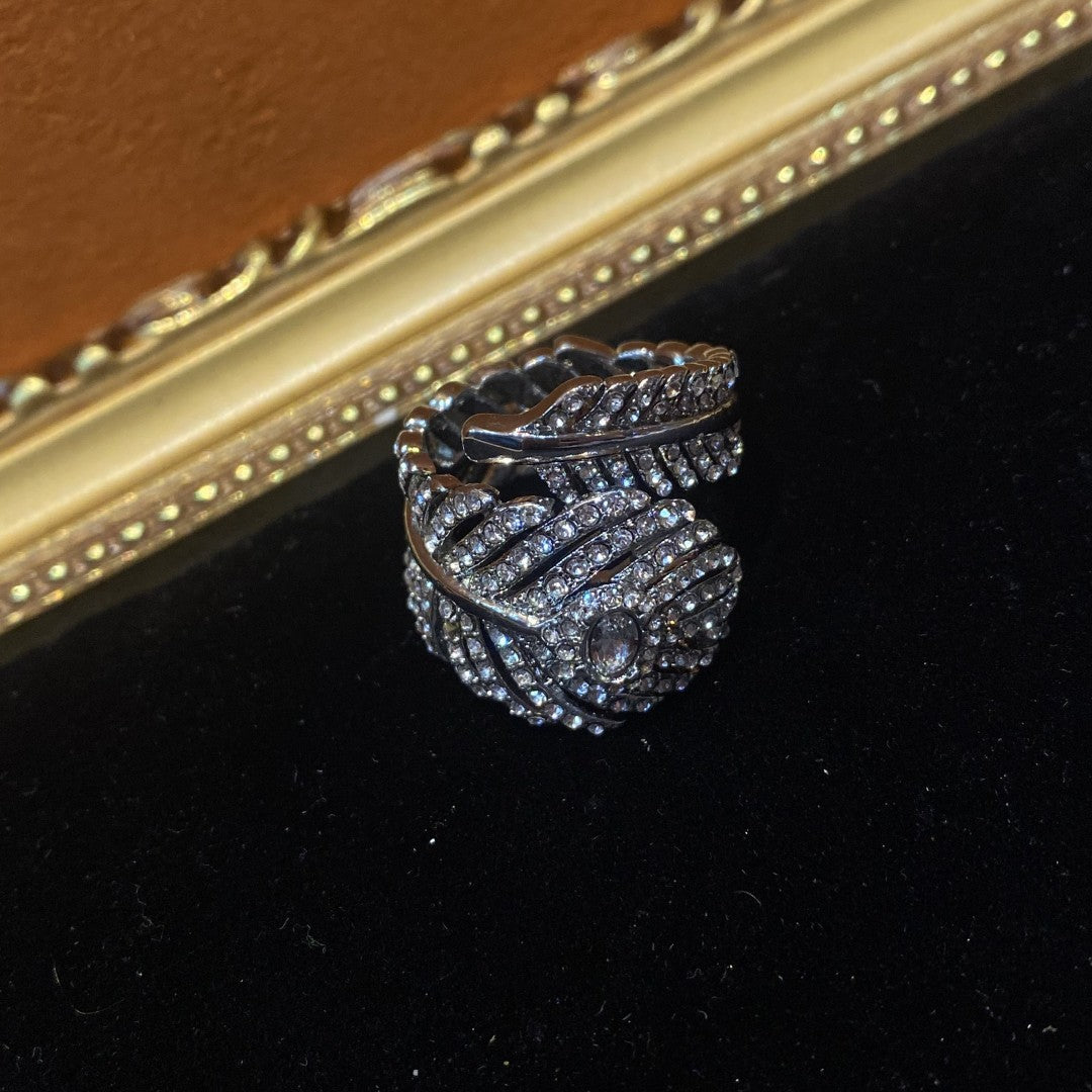 Vitatge style 925silver plated brass ring a plume shape with rhinestones
