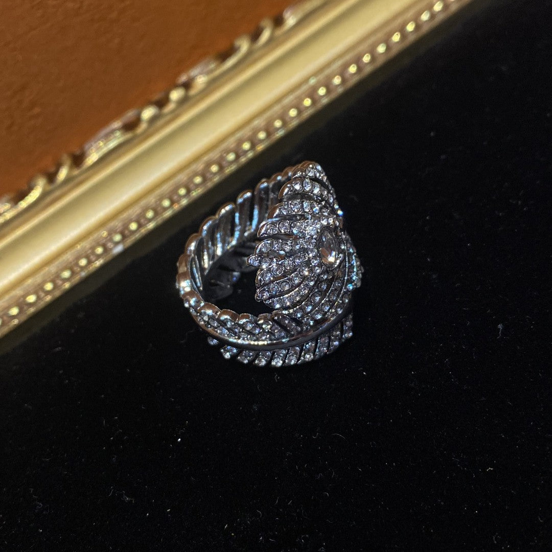 Vitatge style 925silver plated brass ring a plume shape with rhinestones