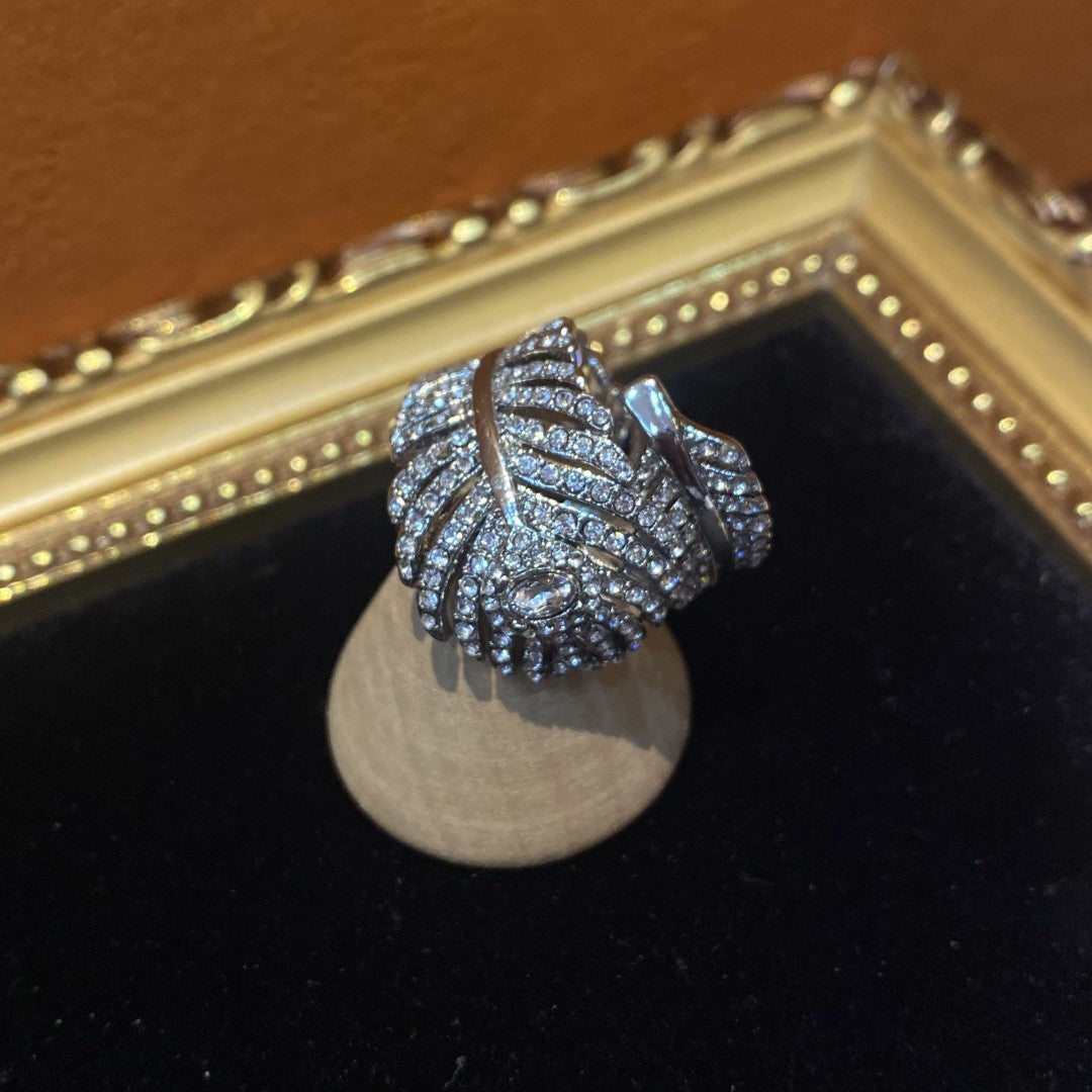Vitatge style 925silver plated brass ring a plume shape with rhinestones