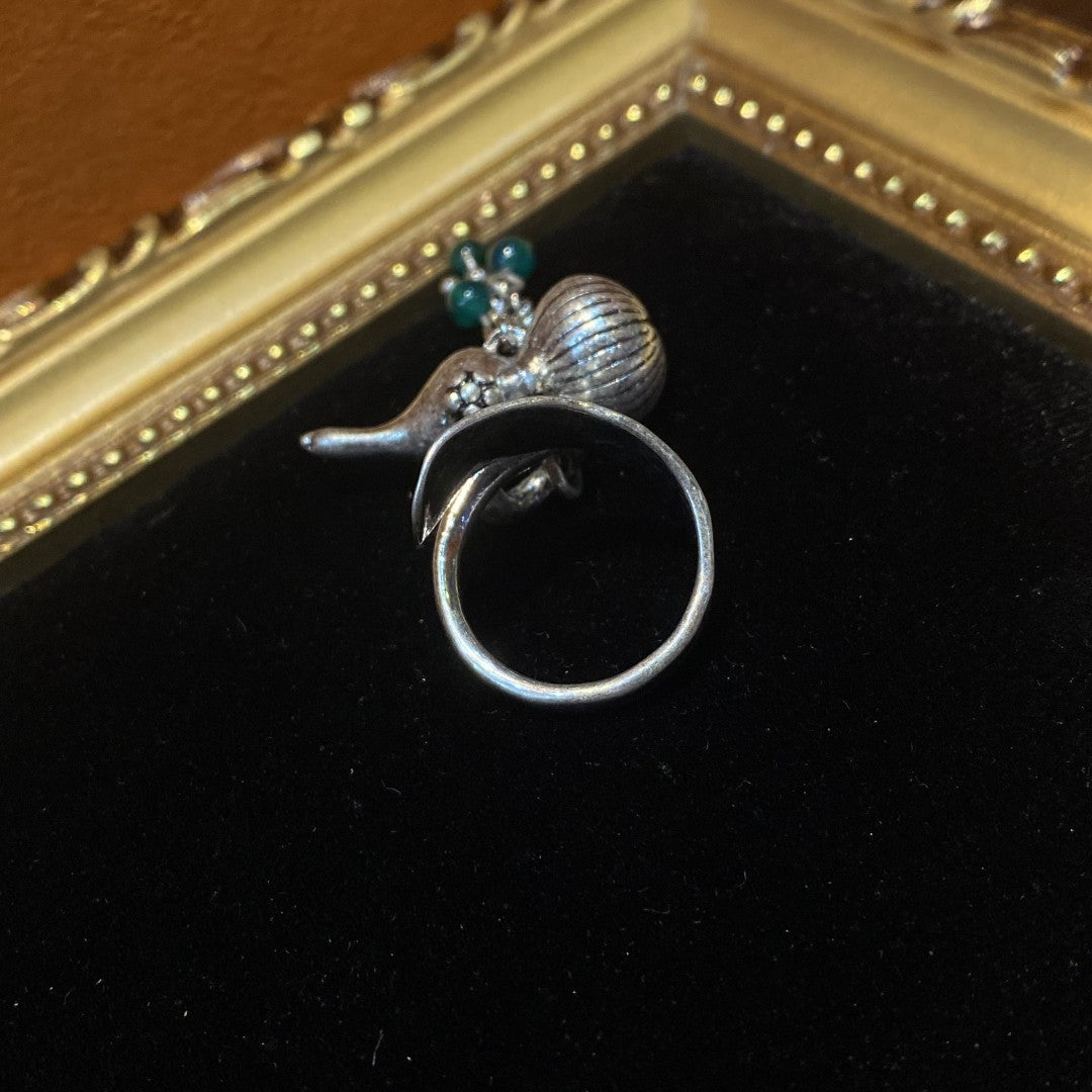 Vitatge style 925silver plated brass ring a gourd shape with green agate and tessel