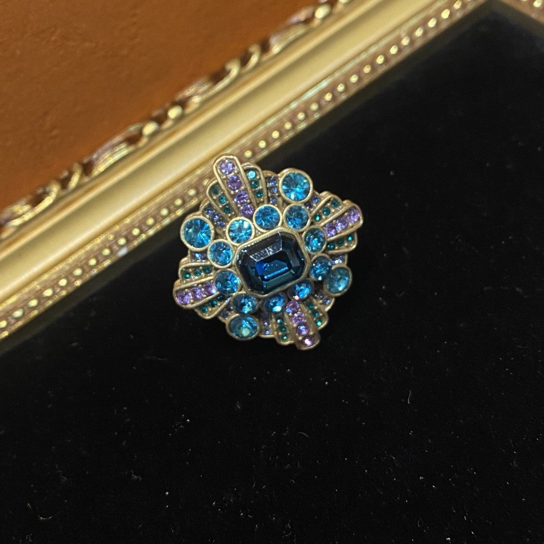 Vitatge style 18k-gold plated brass ring square shape with blue and white hinestones