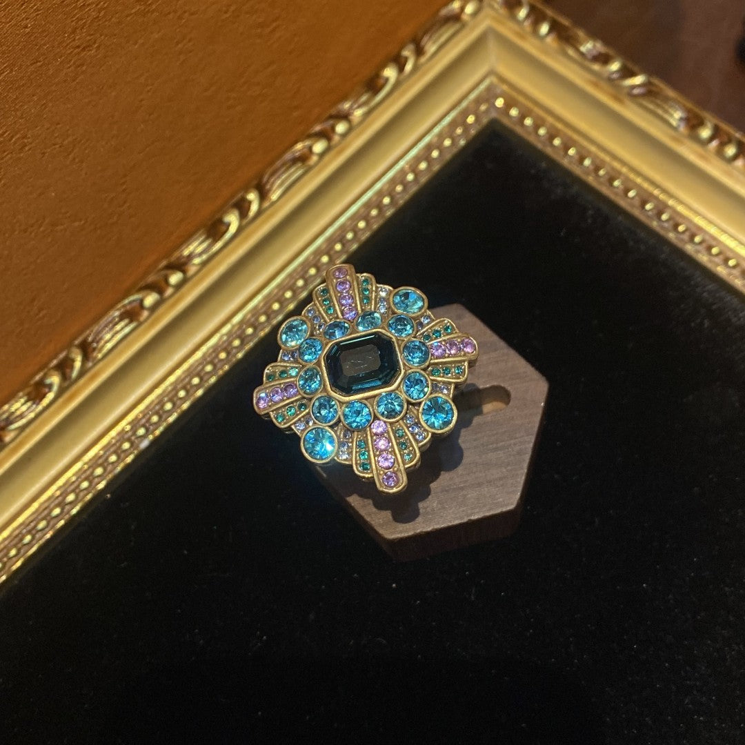 Vitatge style 18k-gold plated brass ring square shape with blue and white hinestones