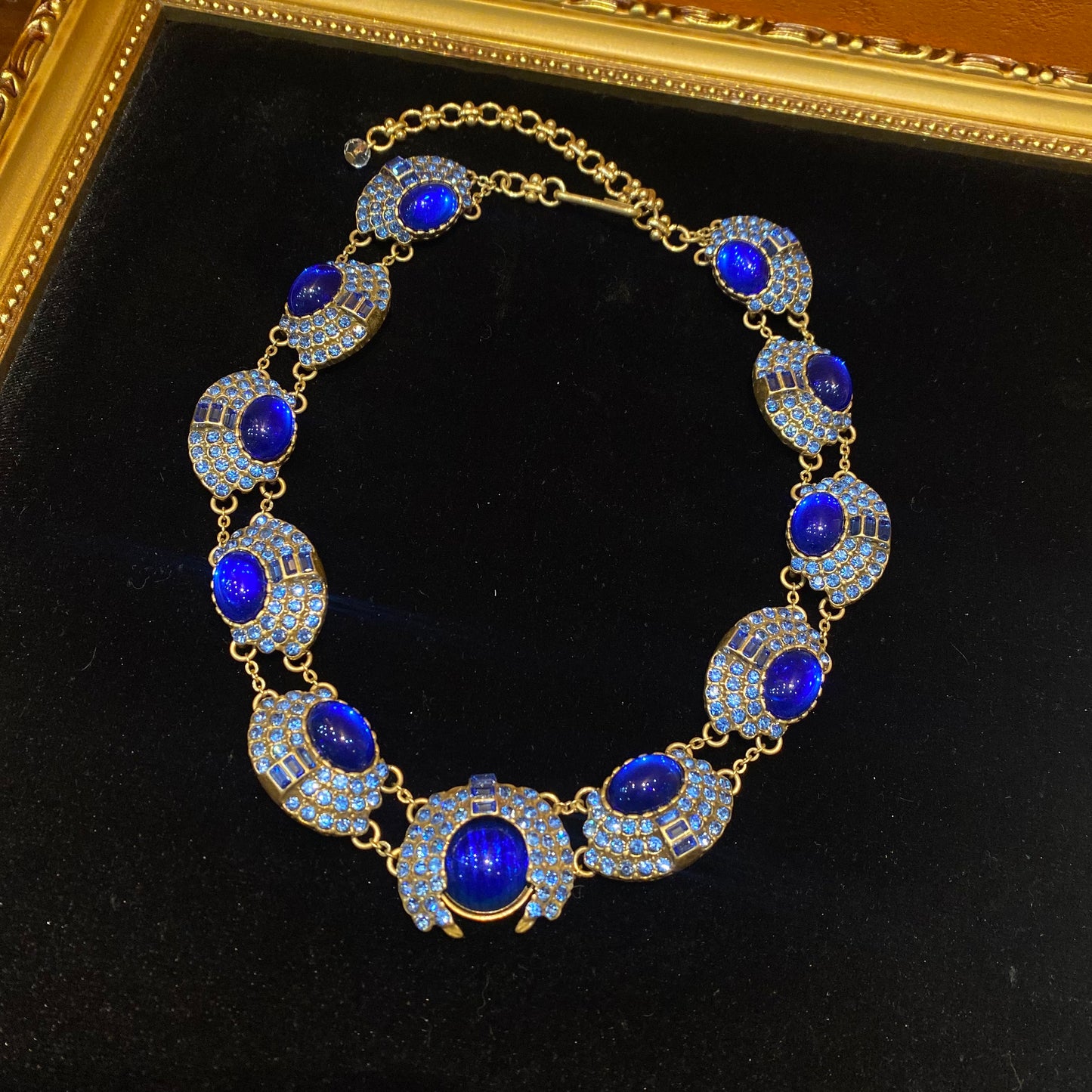 vintage style 18k-gold plated adjustable necklaces made by several oval blue coloured glaze with blue rhinestones gorgerous & chariming