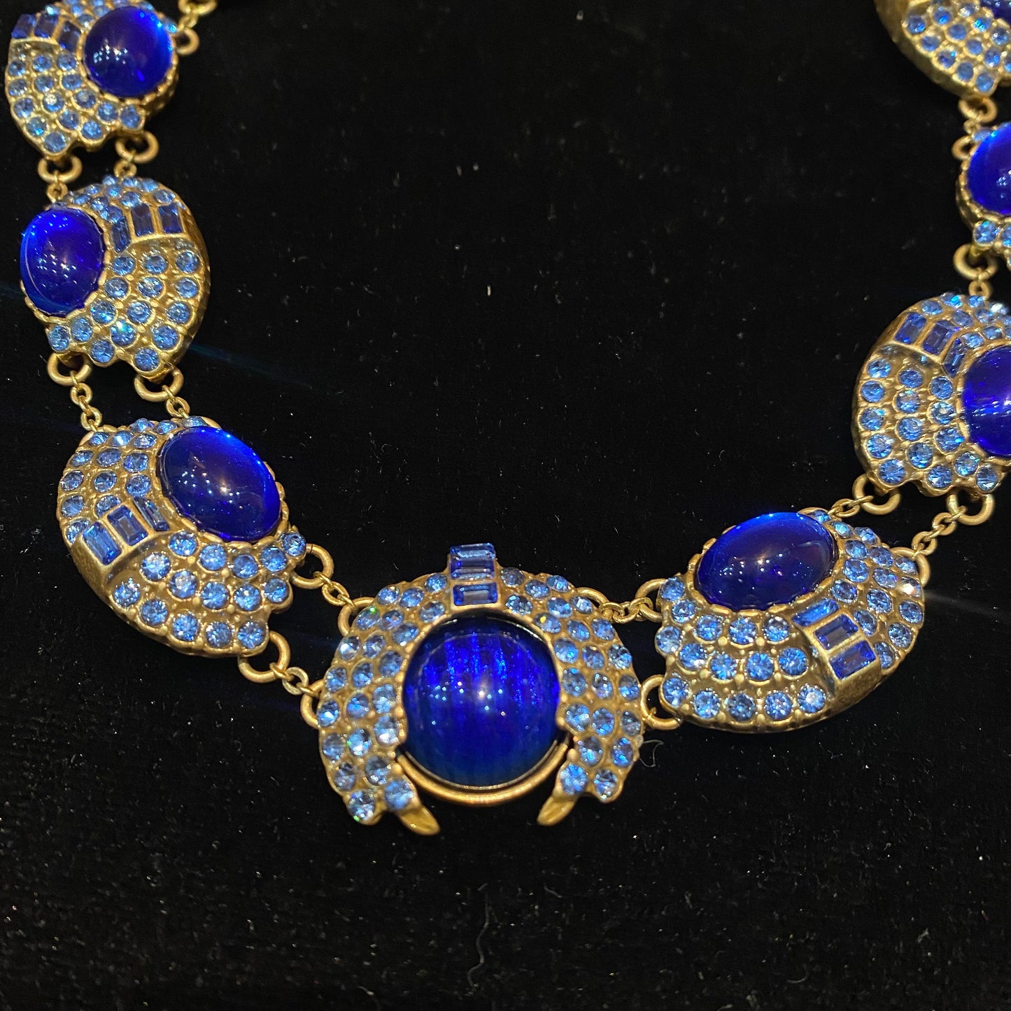vintage style 18k-gold plated adjustable necklaces made by several oval blue coloured glaze with blue rhinestones gorgerous & chariming