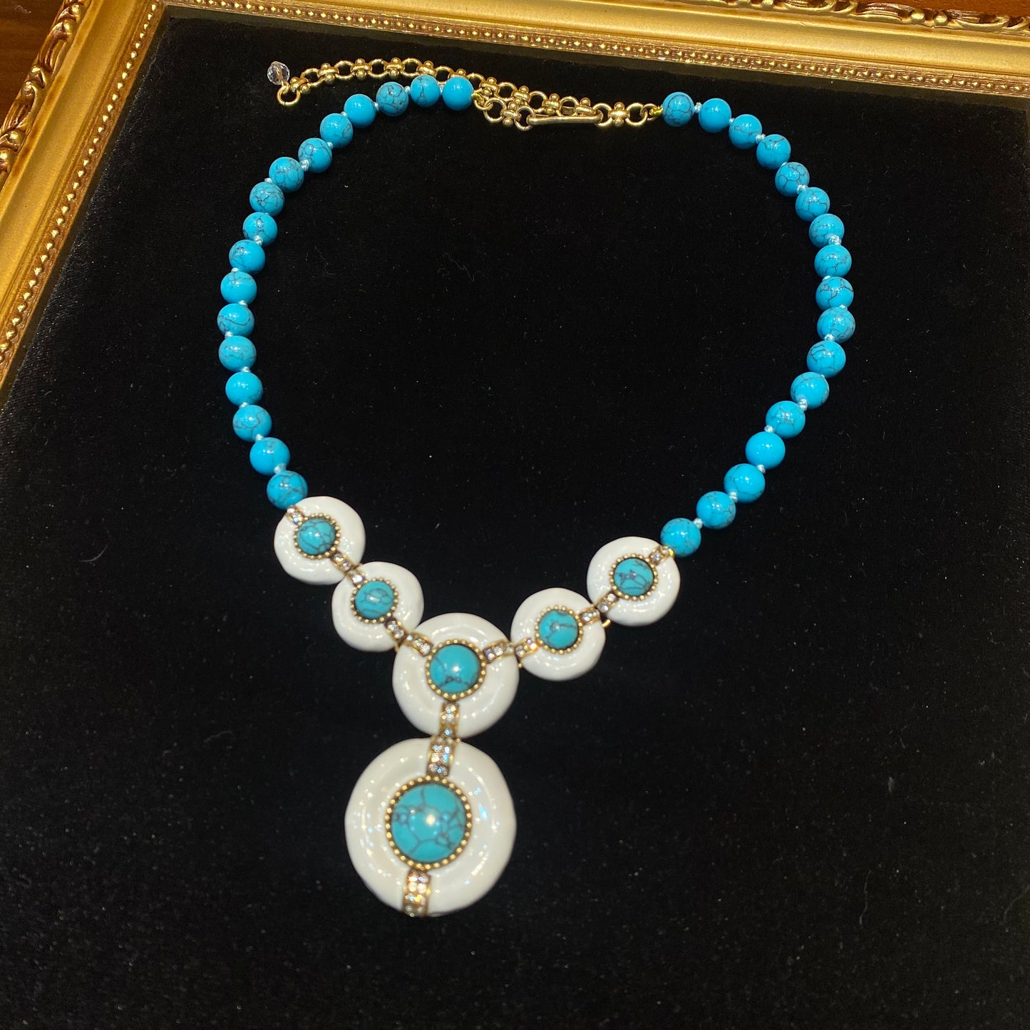 vintage style 18k-gold plated adjustable necklace white enamelled in five circle turquoise and with turquoise beads necklace.