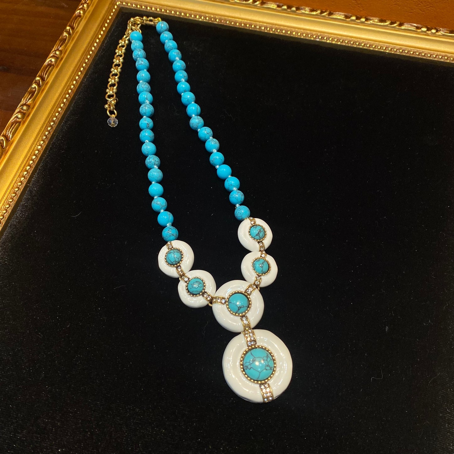 vintage style 18k-gold plated adjustable necklace white enamelled in five circle turquoise and with turquoise beads necklace.