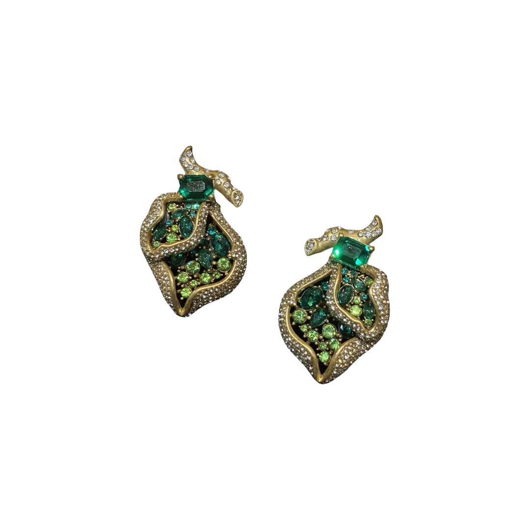 vintages style designed brass 18k-gold plated leaf shape earings with green rhinestone and green diamonds gorgerous and charming earrings.