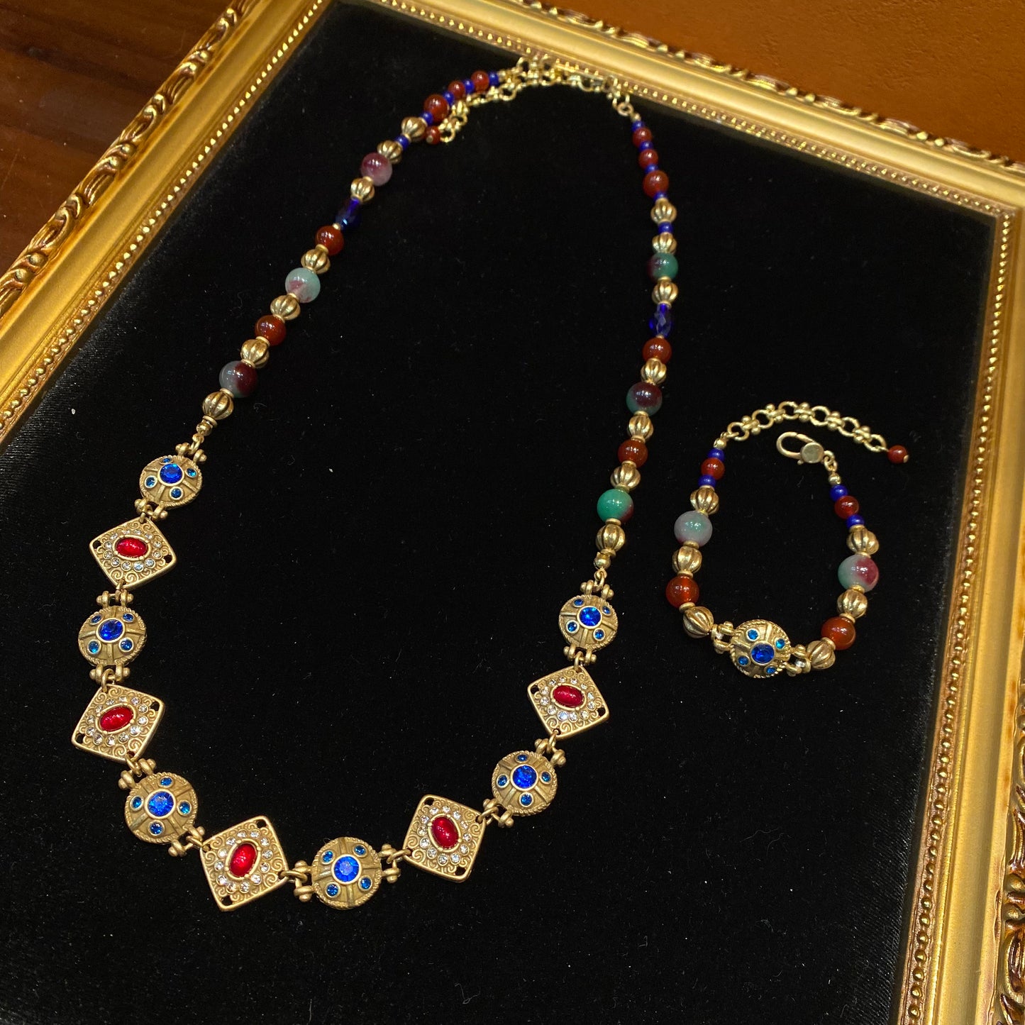 vintage style designed adjustable brass 18k-gold plated bracelet with nature stones and rhinestones trendy