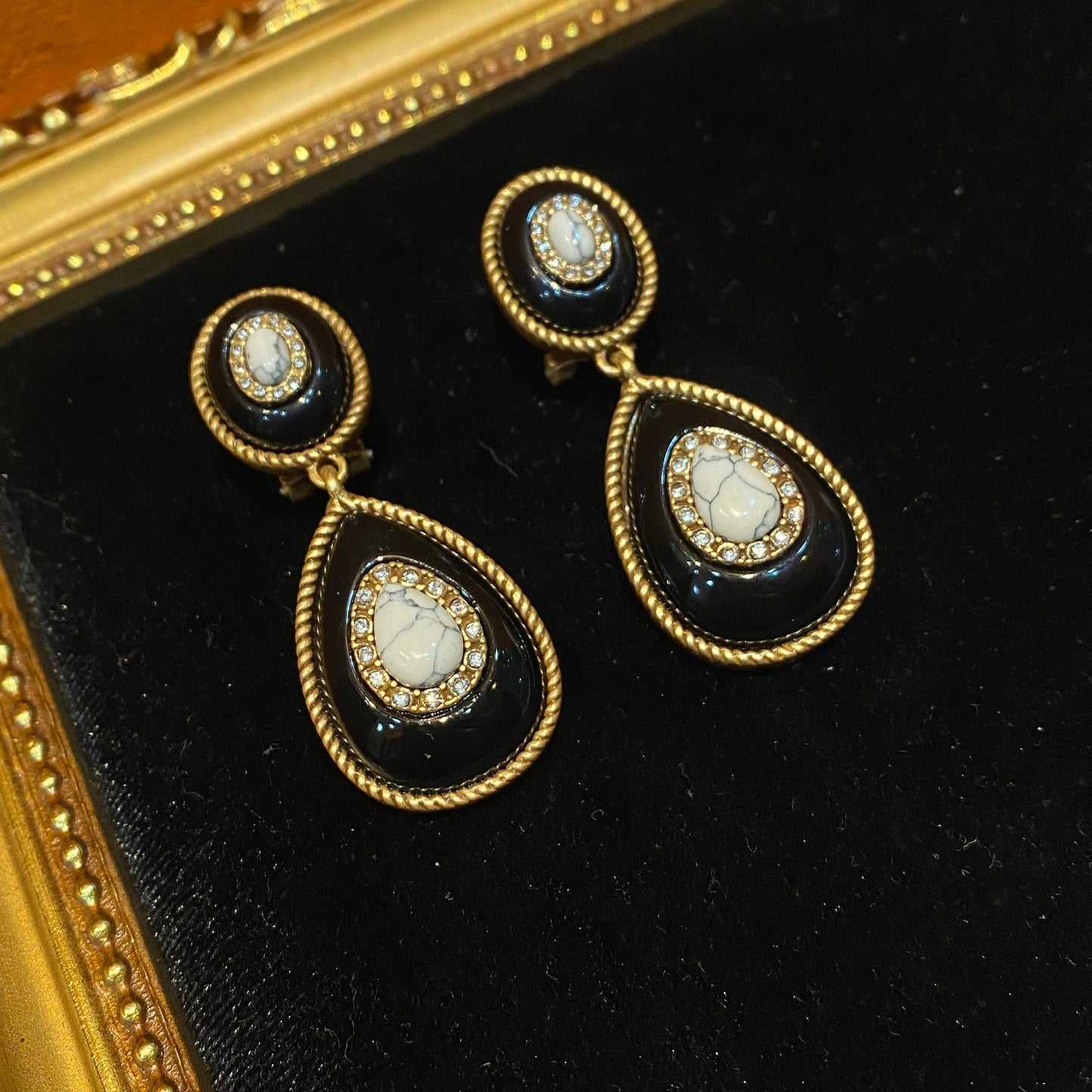 vintage style brass 18k-gold oval and water drop shape with natural stones drop earrings