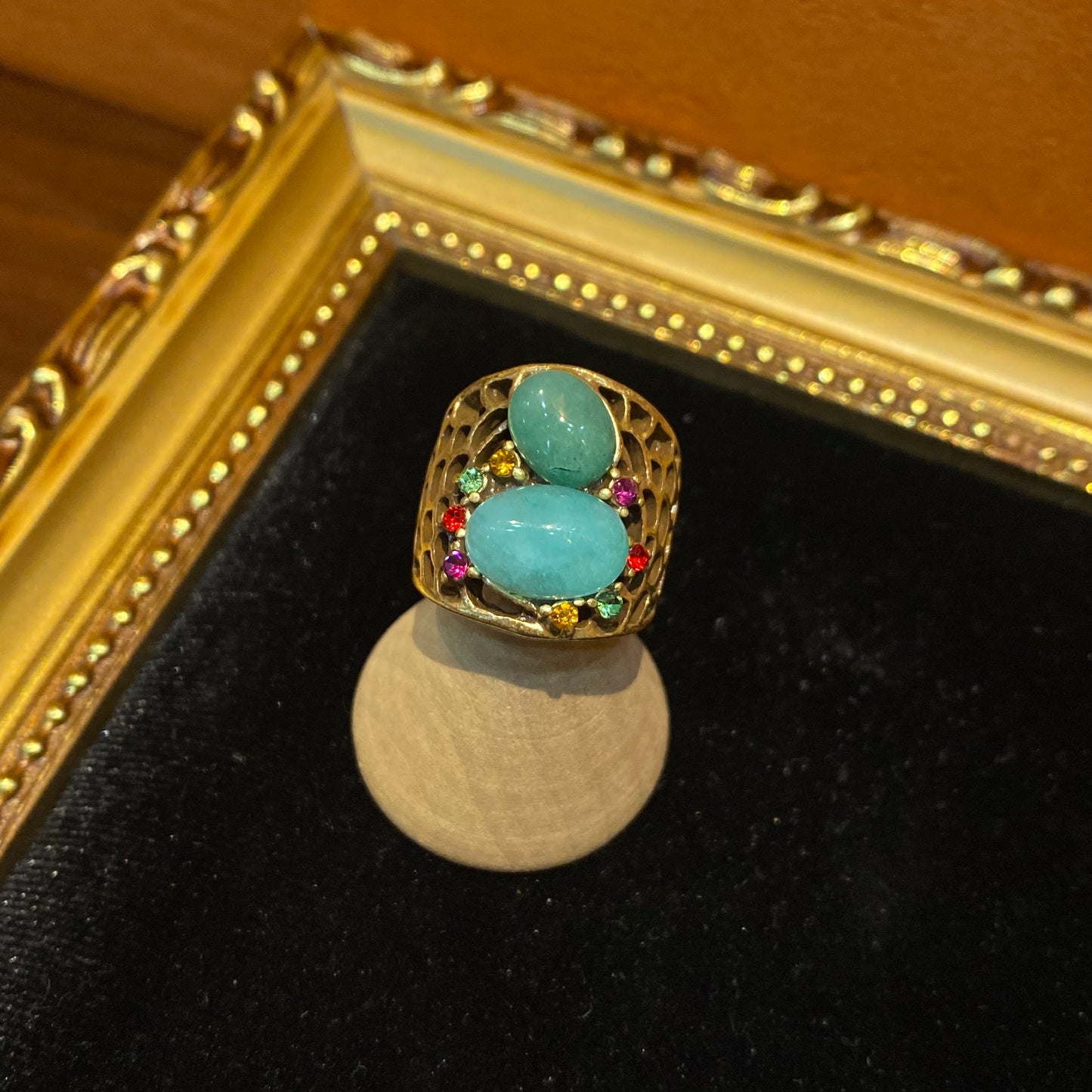 Vintage style designed brass ring with 18k-gold plated with natural stones