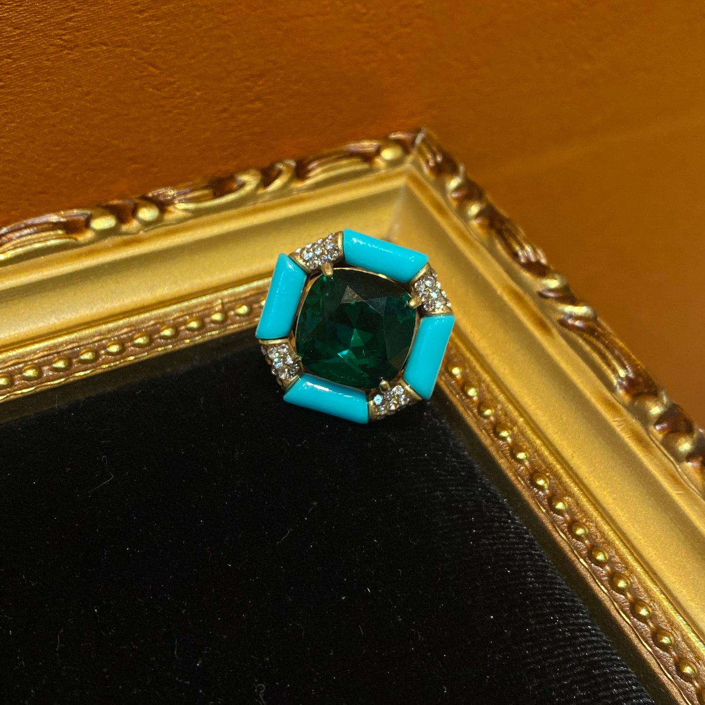 Vintage style designed brass 18k-gold plated ring with squre blue rhinestone and light blue enamel