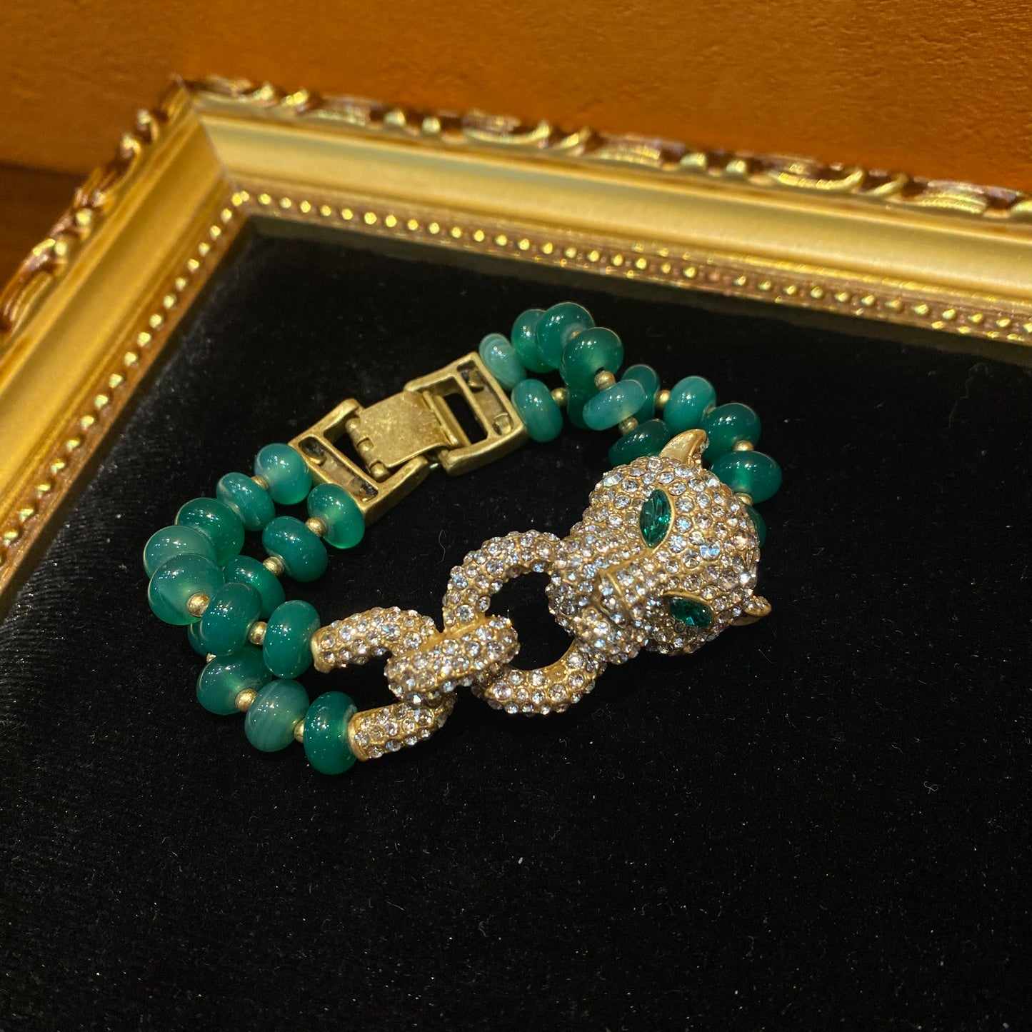 Vintage style 18k-gold plated brass in a panthera pardus shape with zincons and green agates as the double layer chains gorgerous.