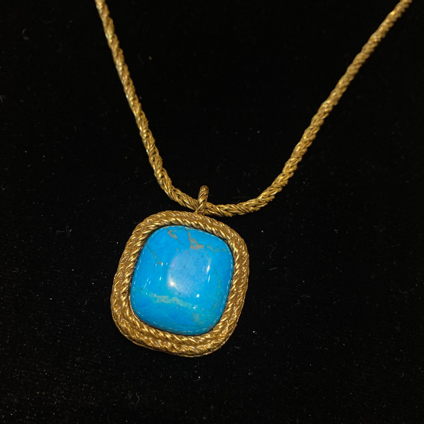 vintags style designed 18k-gold plated brass with turquoise in square shape drop necklace.