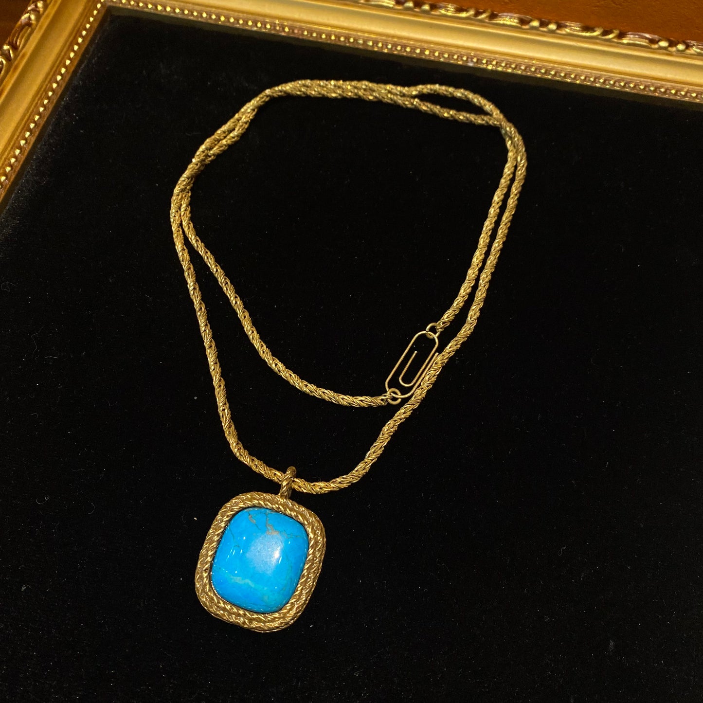 vintags style designed 18k-gold plated brass with turquoise in square shape drop necklace.