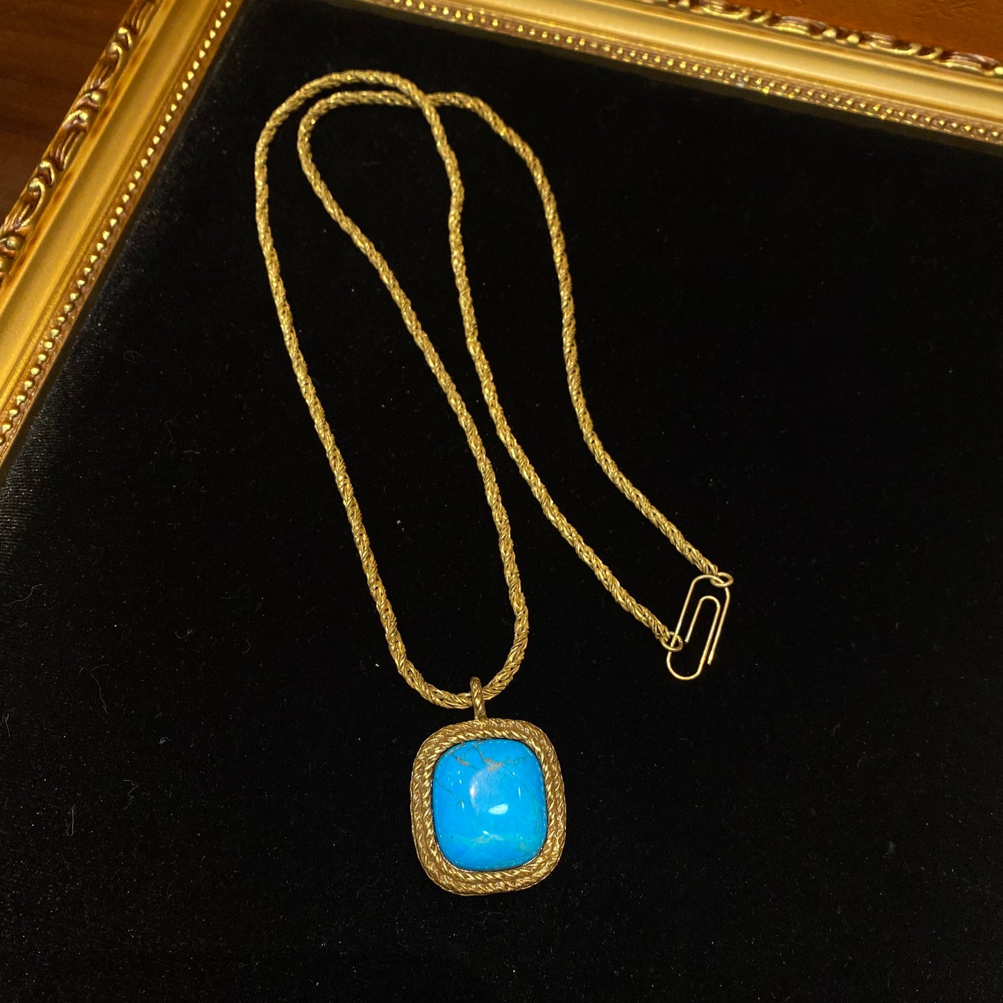 vintags style designed 18k-gold plated brass with turquoise in square shape drop necklace.