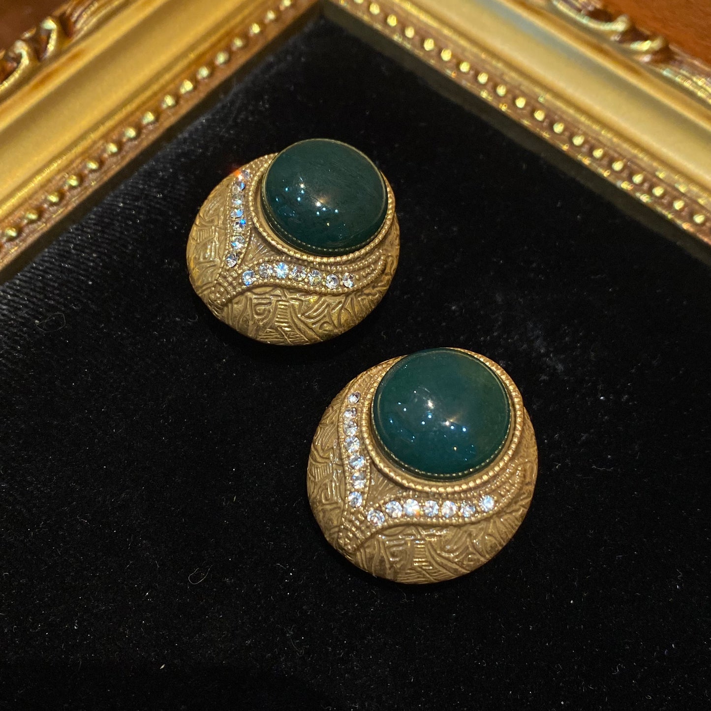 Vintage style designed 18k-gold plated brass with circle dark green natural stone with rhinestone geometric earrings