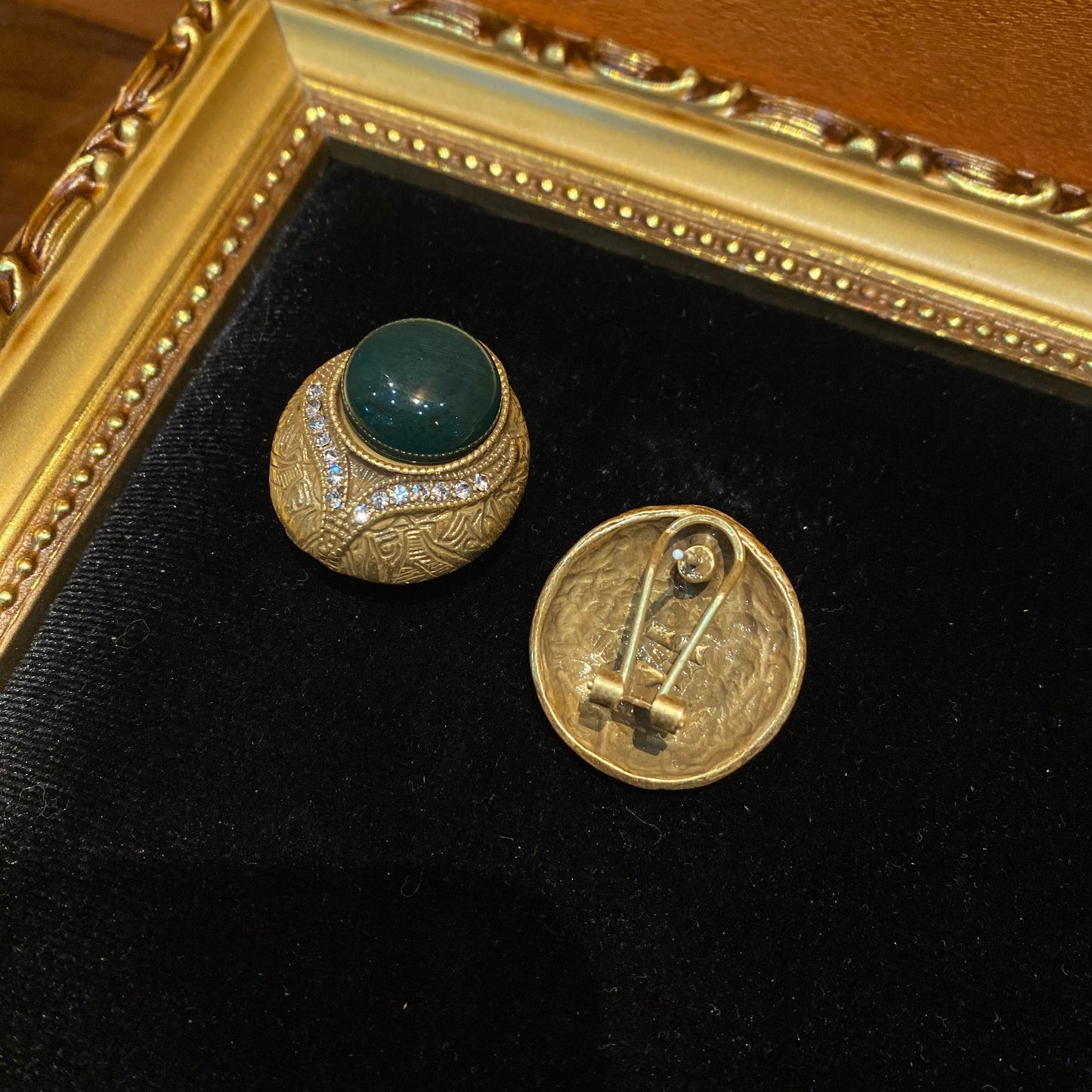 Vintage style designed 18k-gold plated brass with circle dark green natural stone with rhinestone geometric earrings