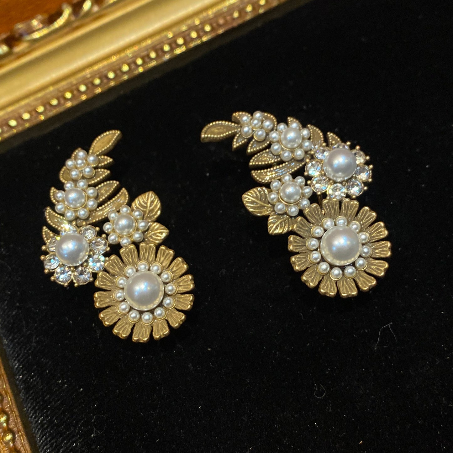vintage style 18k-gold plated brass flower shape earrings with glass pearls elegent earrings