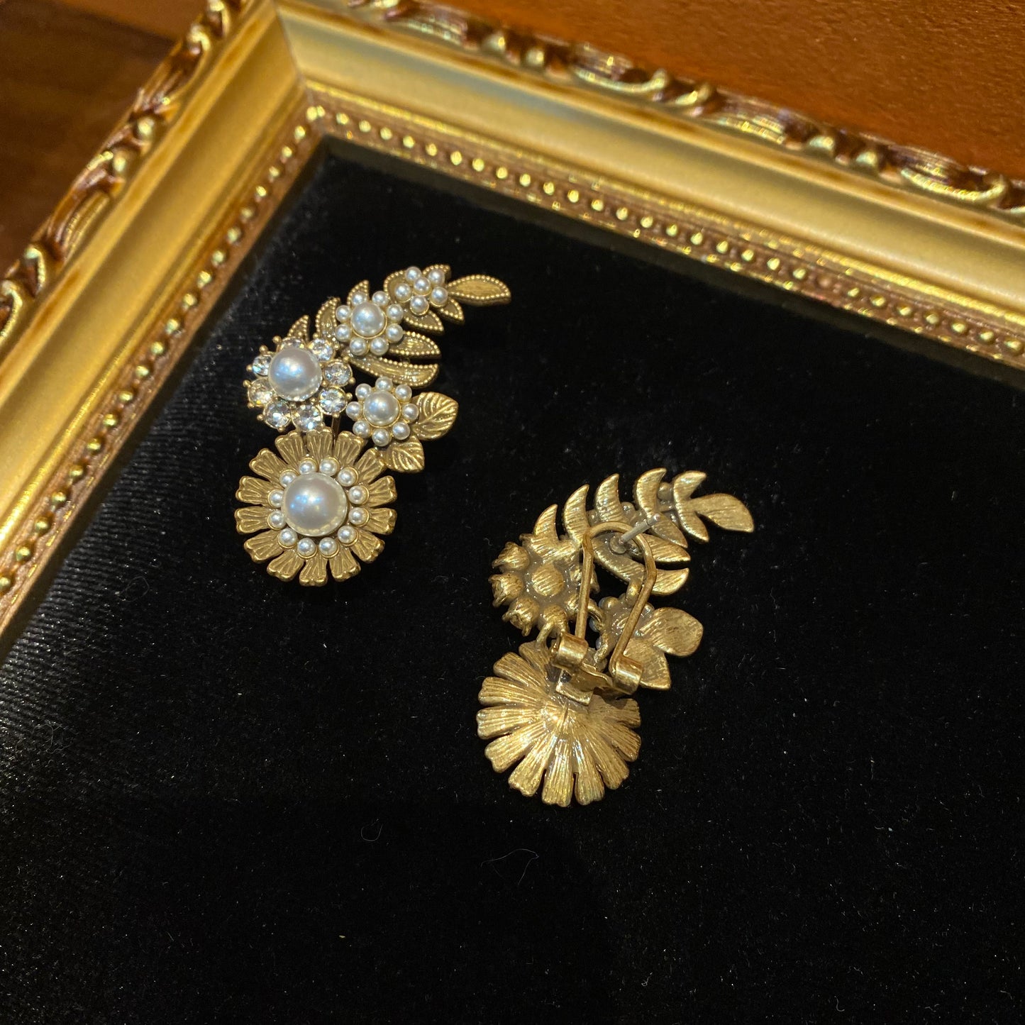 vintage style 18k-gold plated brass flower shape earrings with glass pearls elegent earrings