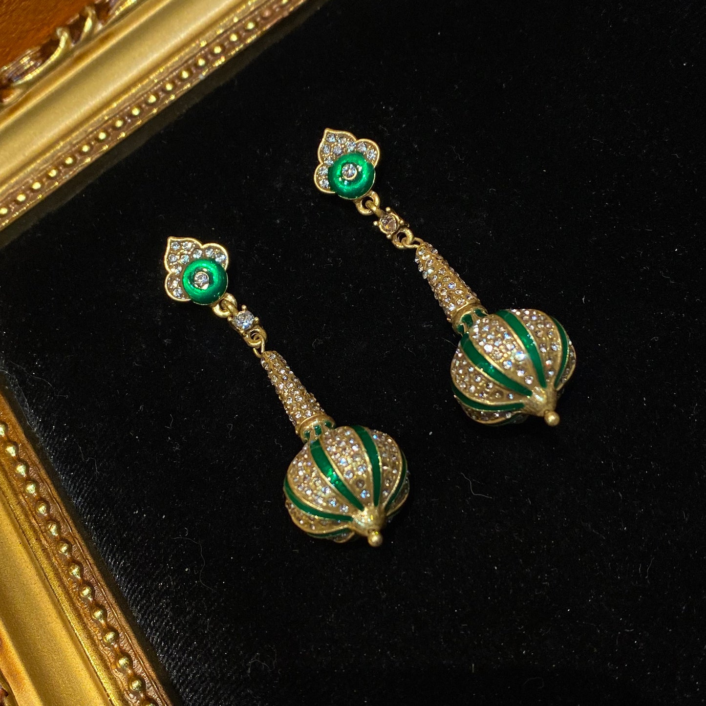 Vintage style 18k-gold plated brass ball shape with green enamelled and rhinestones drop earrings