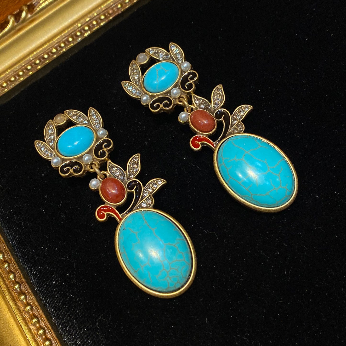 Vintage style designed 18k-gold plated drop earrings brass oval shape turquoise denpand and flower brass shape with red agate