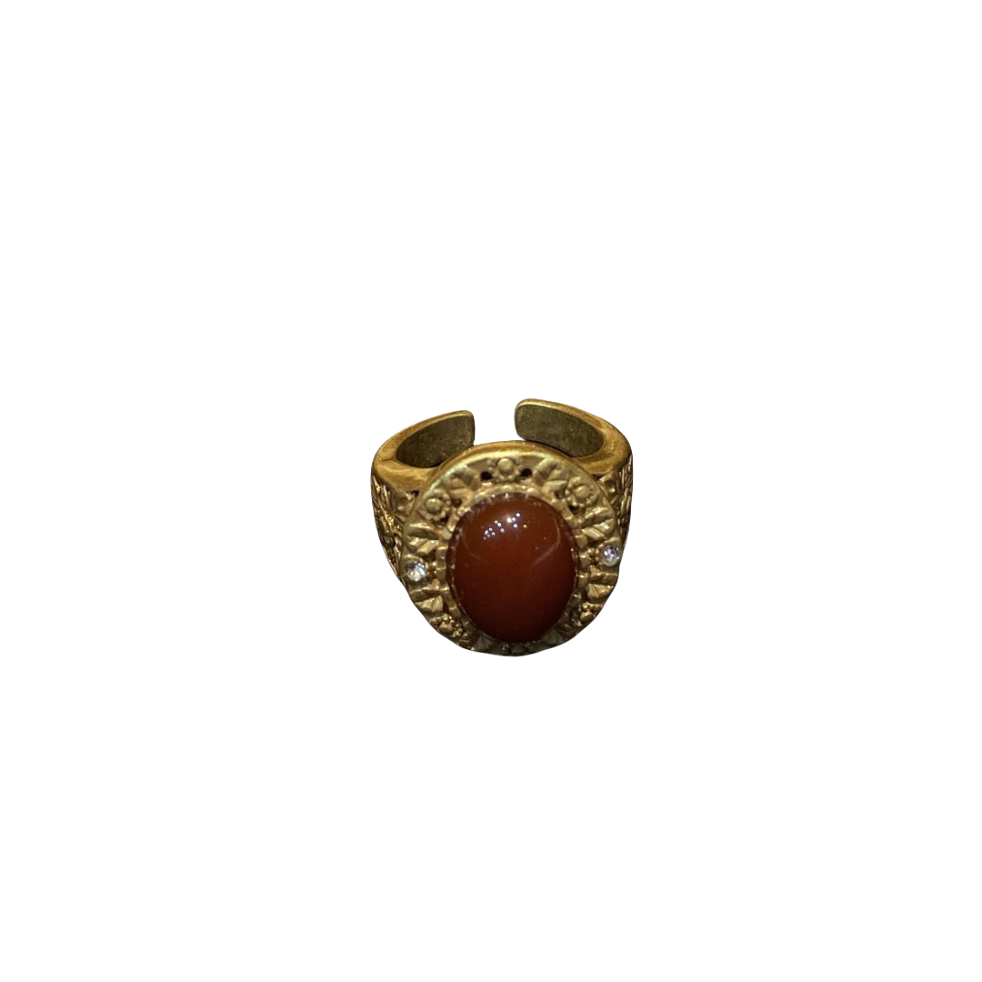 Vitatge style 18k-gold plated brass ring with rhinestones and red Agate