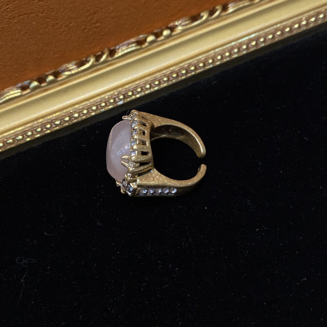 Vitatge style 18k-gold plated brass ring a quare shape with Rose quartz and rhinestone