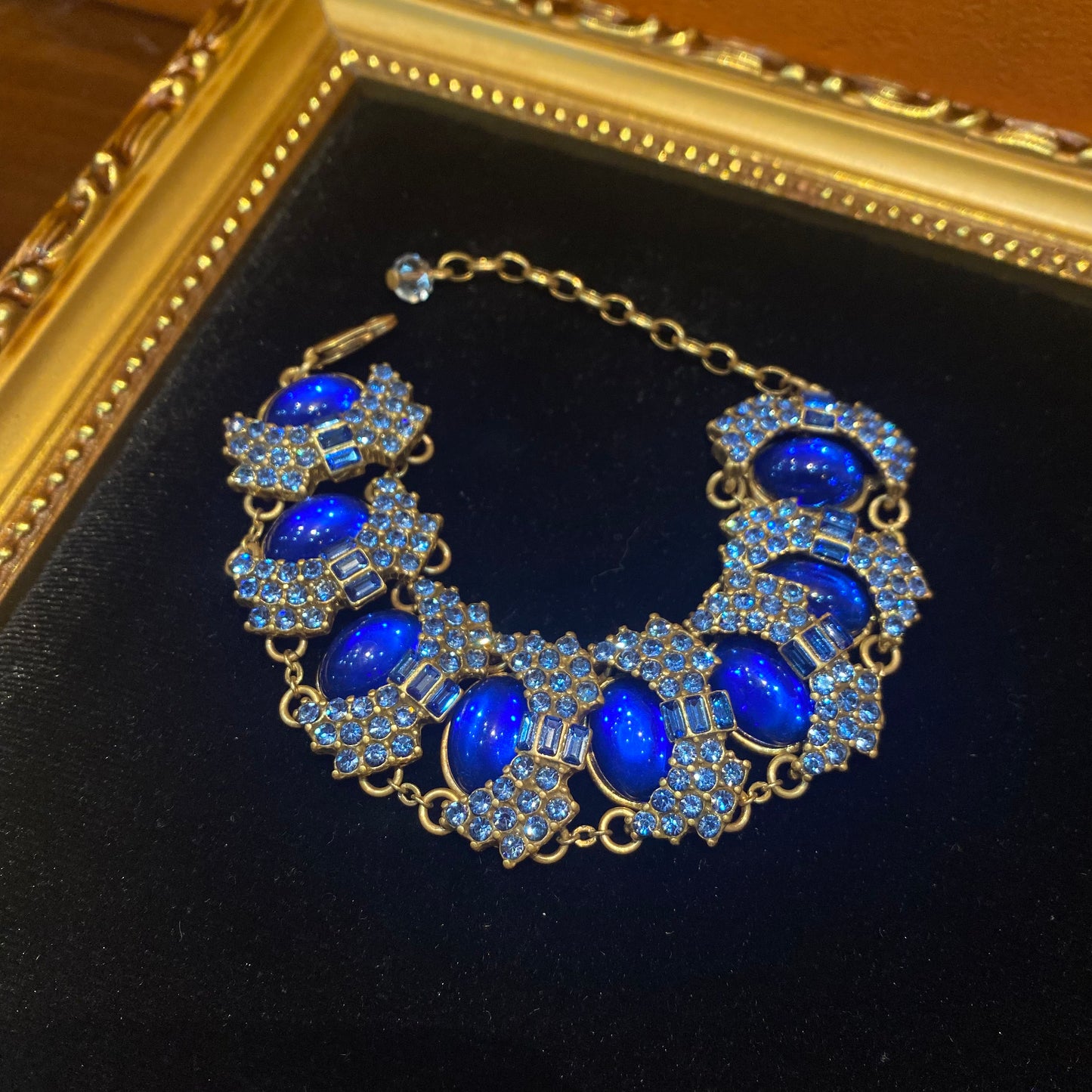 vintage style 18k-gold plated adjustable bracelets made by several oval blue coloured glaze with blue rhinestones gorgerous & chariming