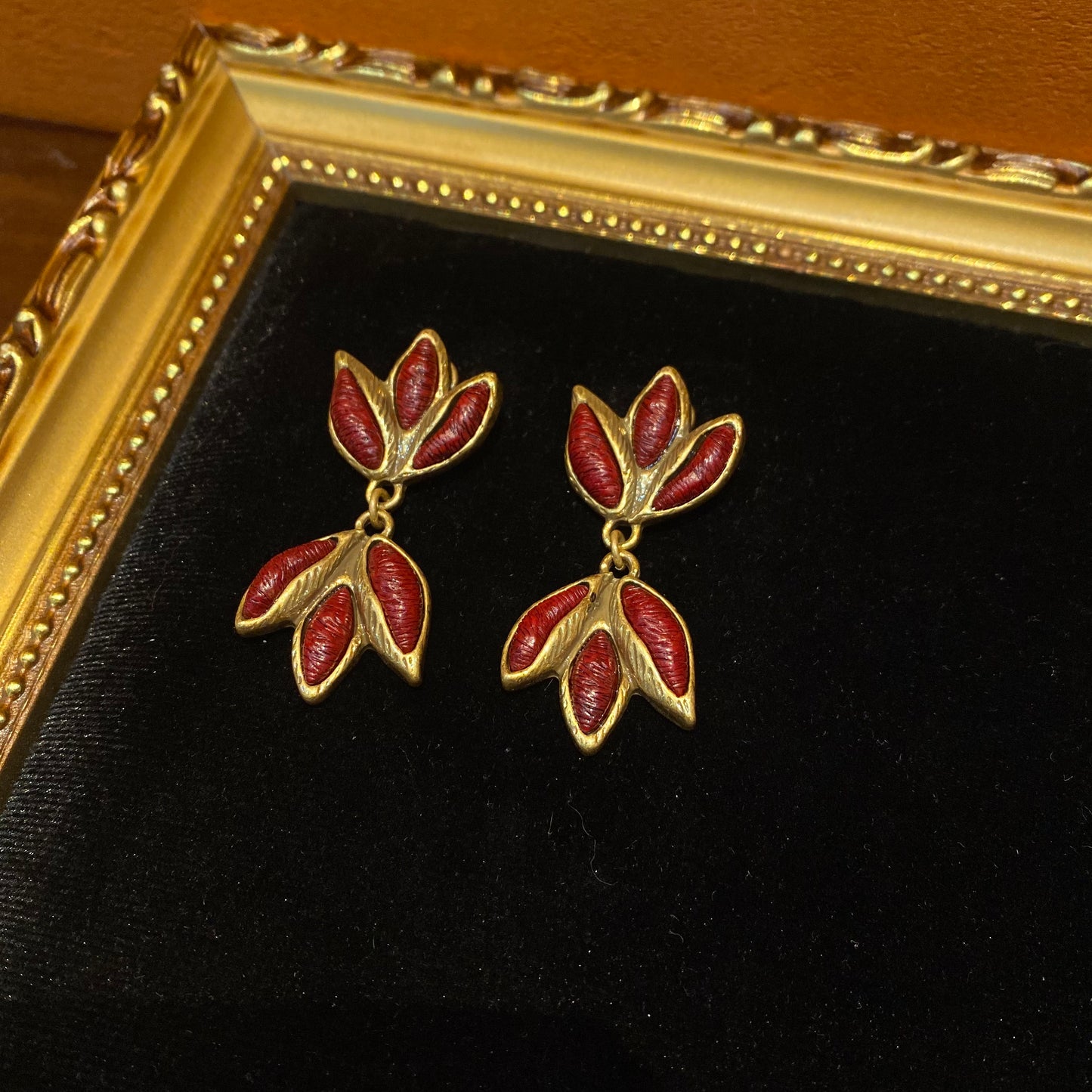 Fashion Vintage Designed brass drop earings 18k Gold-plated made by resin like leaves shapes Women'S Jewelry