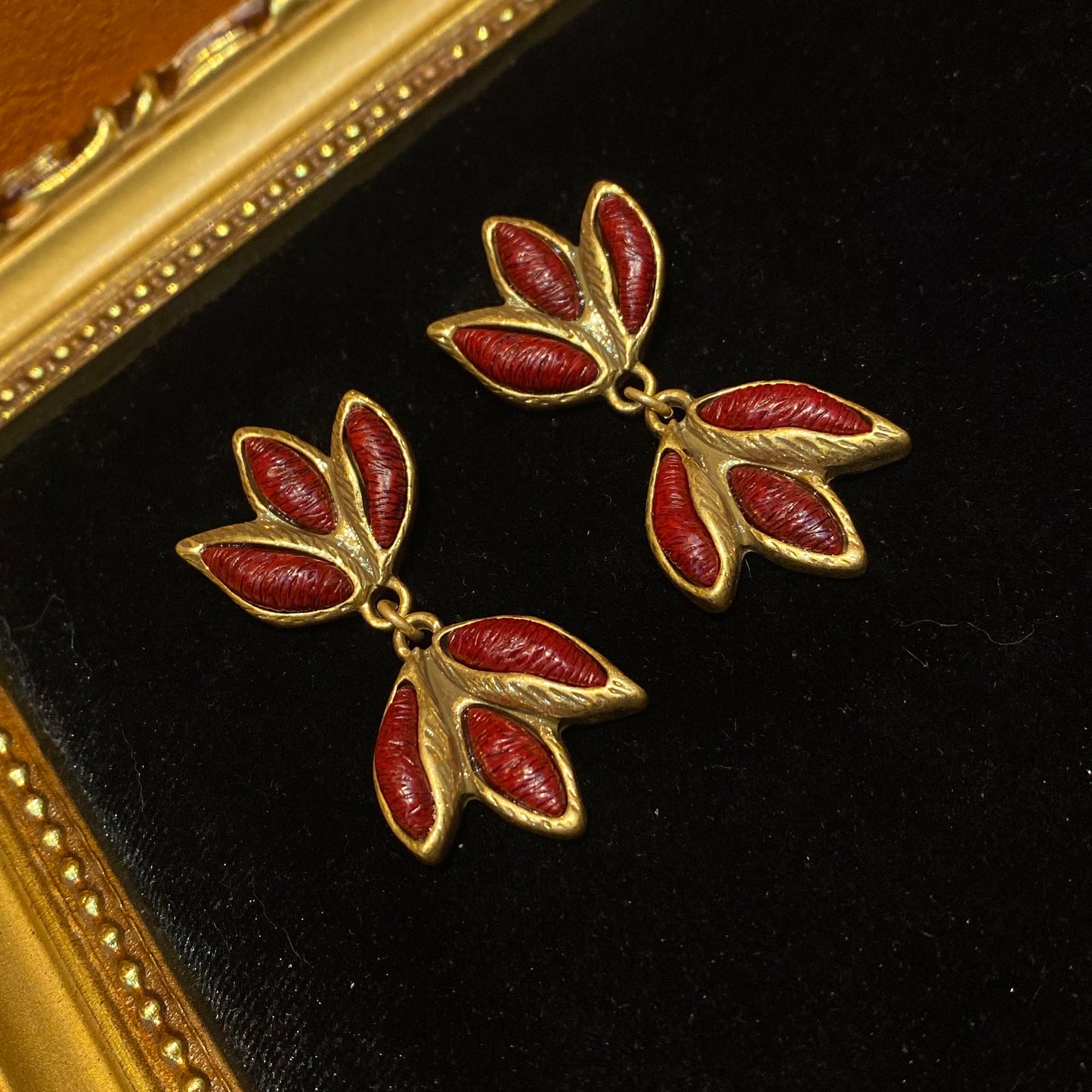 Fashion Vintage Designed brass drop earings 18k Gold-plated made by resin like leaves shapes Women'S Jewelry