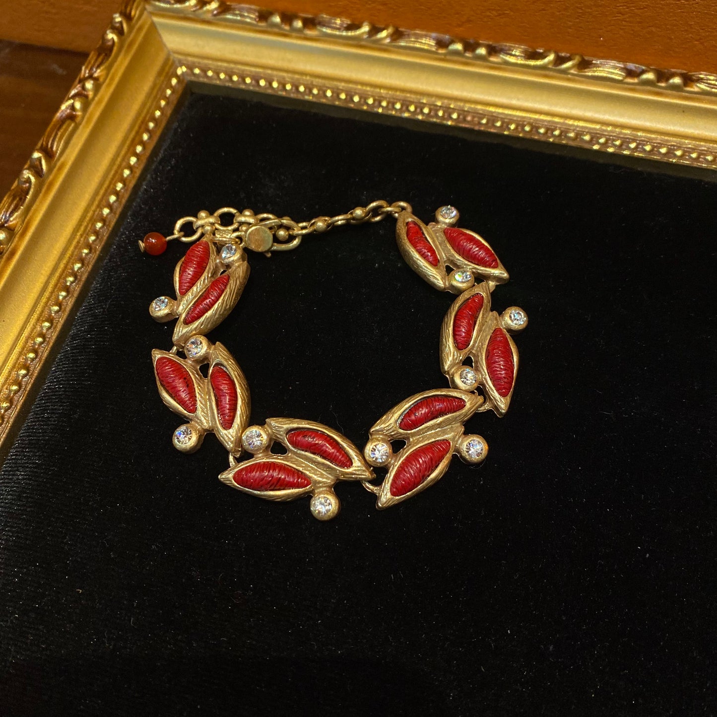Fashion Vintage Designed brass adjustable bracelets 18k Gold-plated  With rhinestones and resin leaves shapes Women'S Jewelry