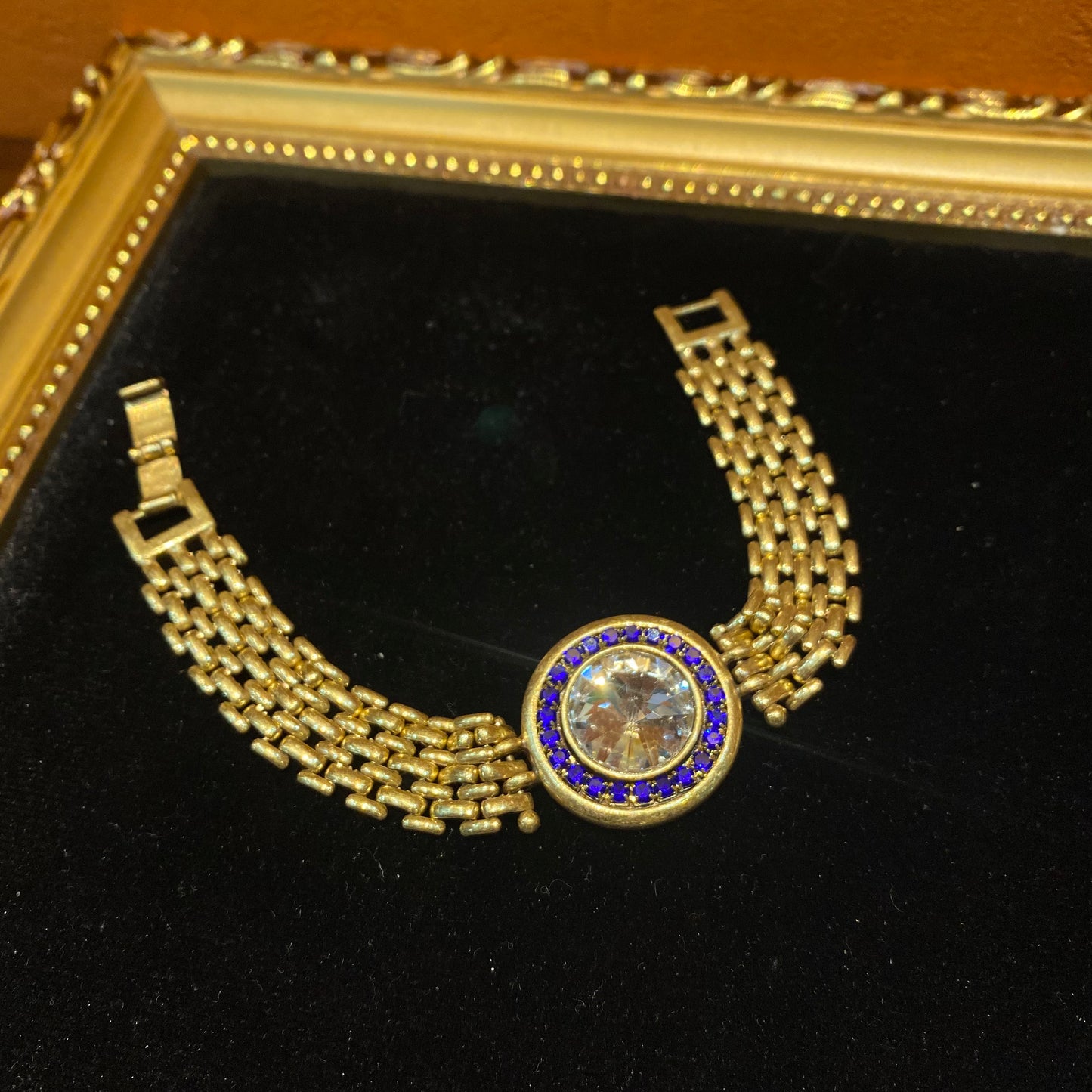 Vintage style desgned 18k-gold plated brass with circle rhinestone bracelet like a watch
