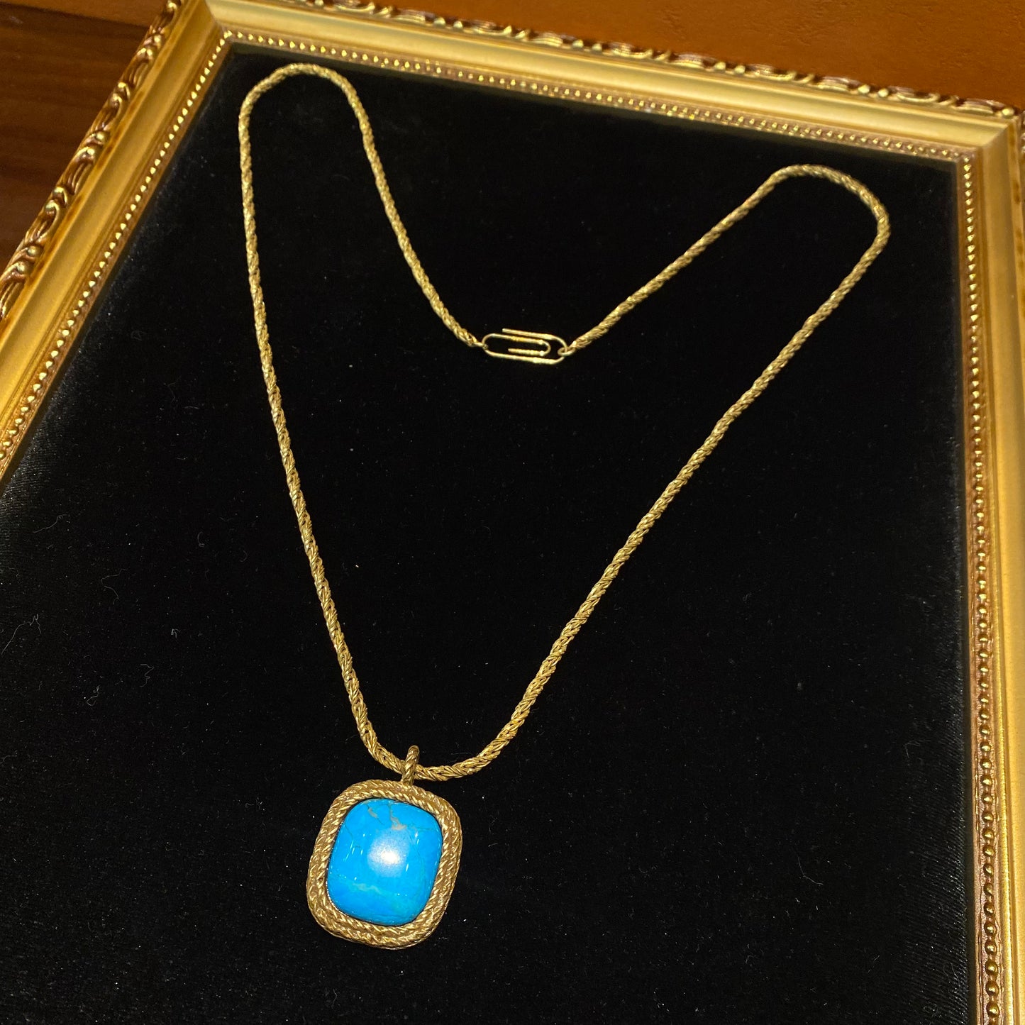 vintags style designed 18k-gold plated brass with turquoise in square shape drop necklace.