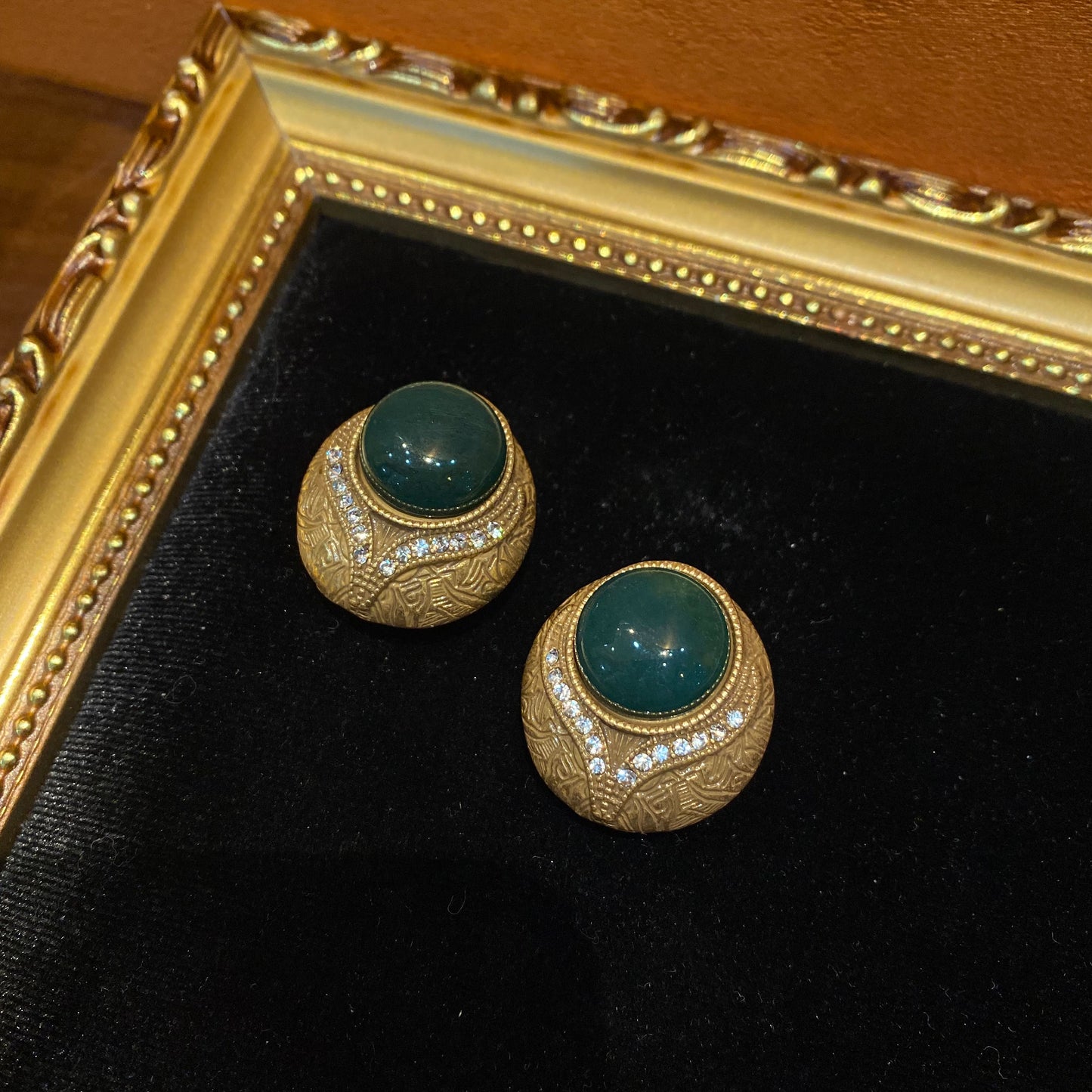 Vintage style designed 18k-gold plated brass with circle dark green natural stone with rhinestone geometric earrings