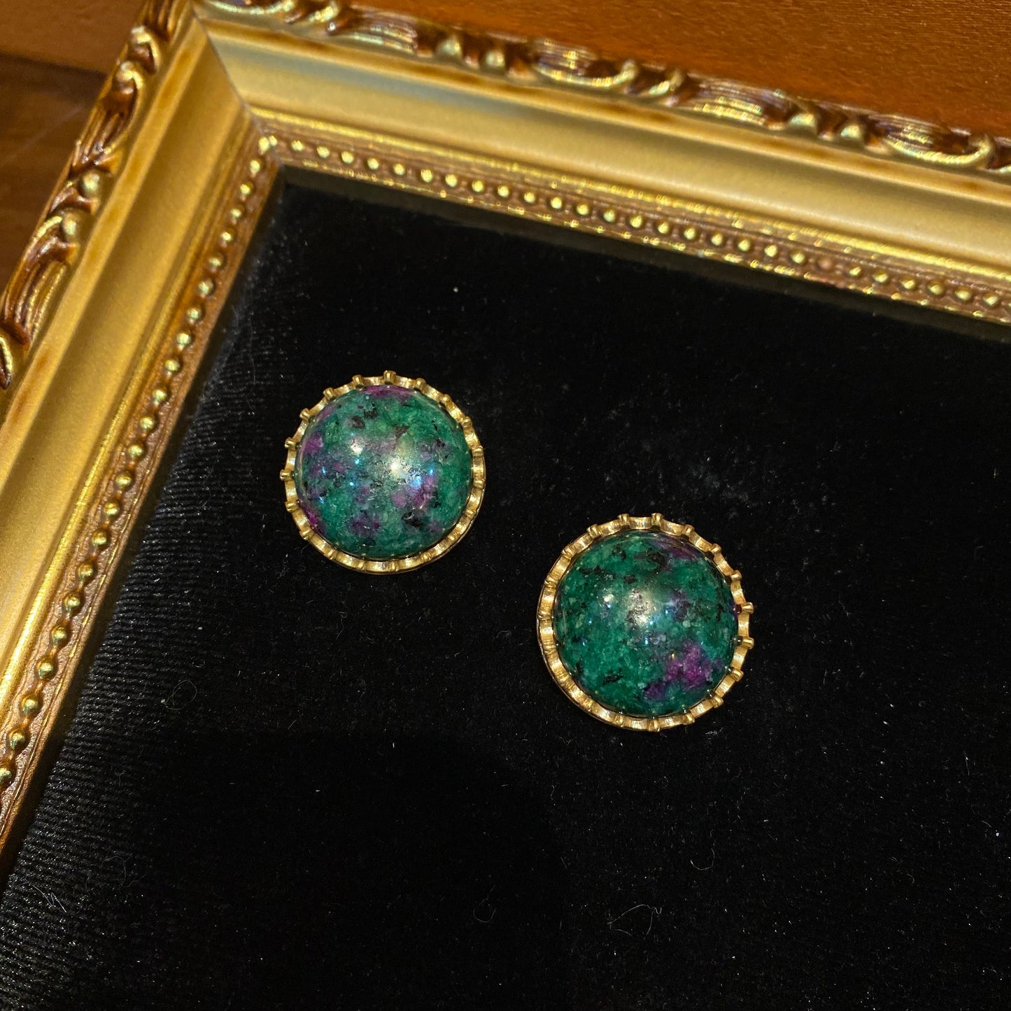 vintage style 18k-gold plated brass circle shape with natural stone earrings.