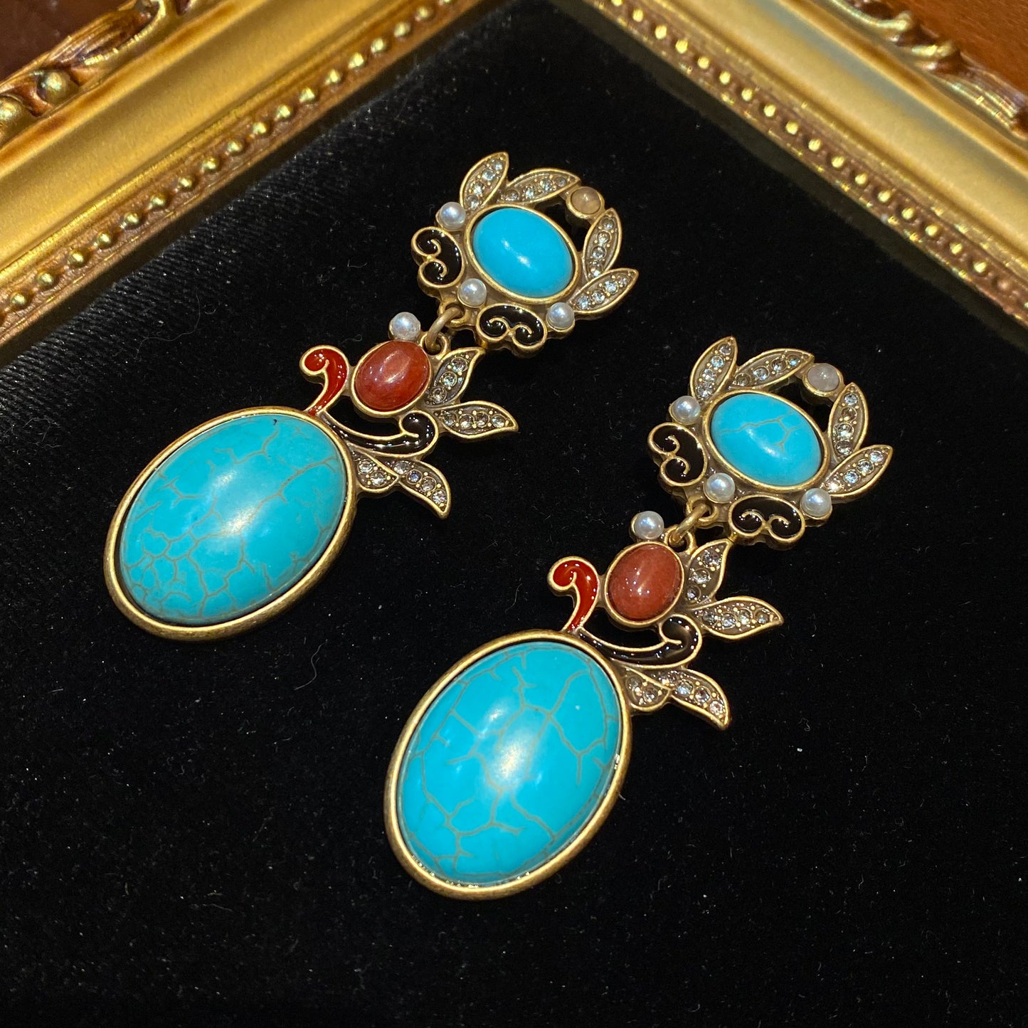 Vintage style designed 18k-gold plated drop earrings brass oval shape turquoise denpand and flower brass shape with red agate
